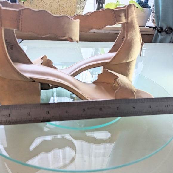 Pennington's, Scalloped edge, vegan, block heel sandals. - Picture 3 of 16